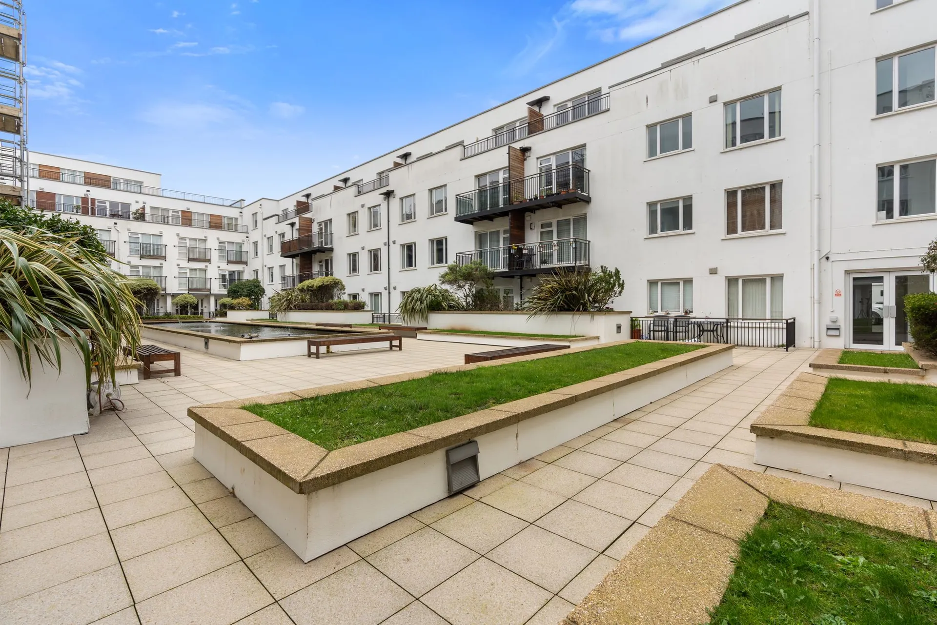 1 bed apartment for sale in Central Promenade, Douglas, IM2. - Photo 4 of 16