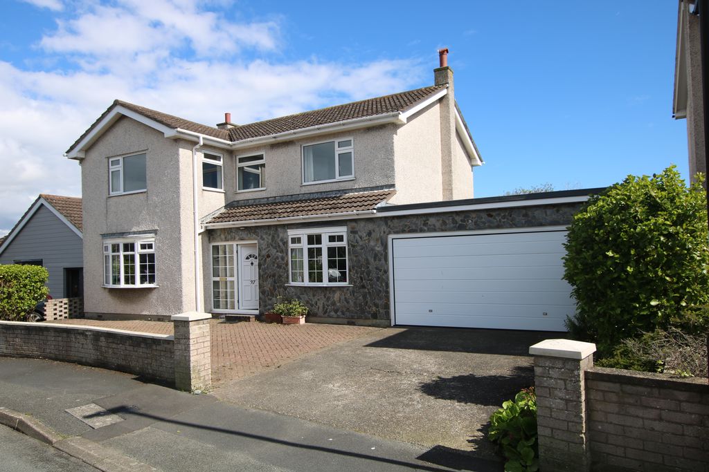 37 Droghadfayle Road, Port Erin IM9 6EN. - Photo 1 of 50
