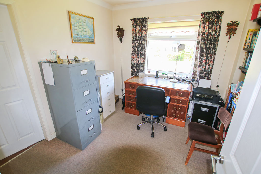 37 Droghadfayle Road, Port Erin IM9 6EN. - Photo 3 of 50