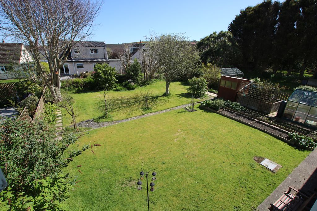37 Droghadfayle Road, Port Erin IM9 6EN. - Photo 5 of 50